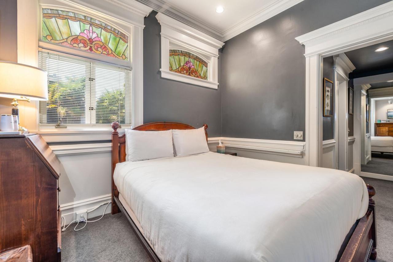 Seattle Gaslight Inn エクステリア 写真