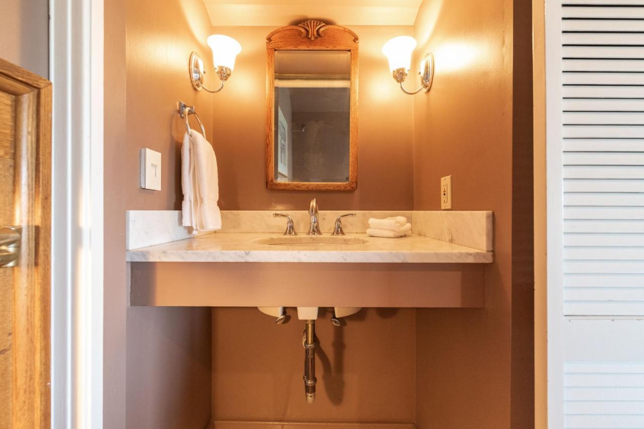Seattle Gaslight Inn エクステリア 写真