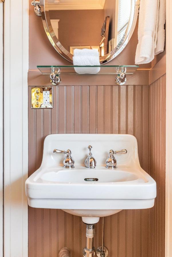 Seattle Gaslight Inn エクステリア 写真