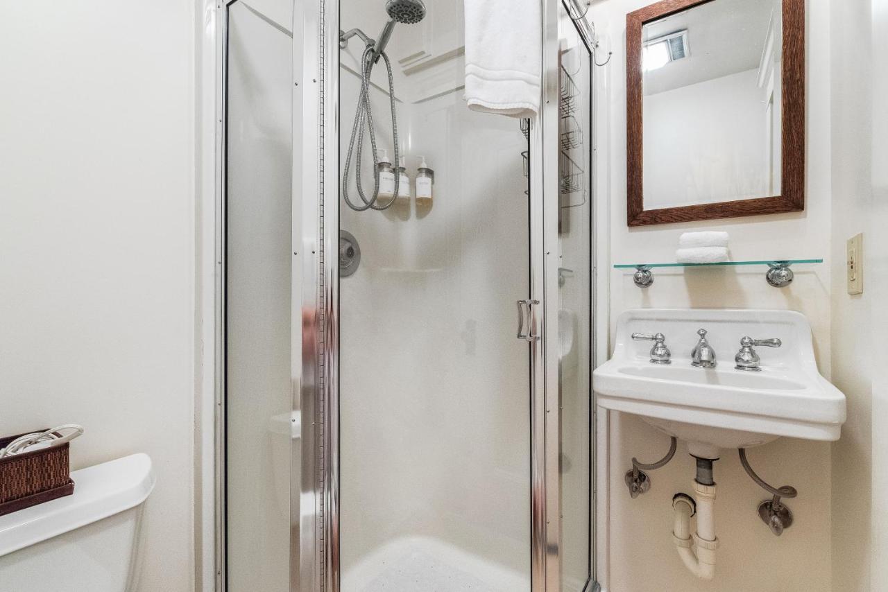 Seattle Gaslight Inn エクステリア 写真